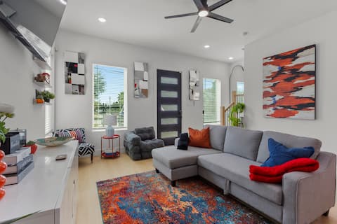 Top performing Airbnb: Luxury 3BR Oasis | Near NRG | Med Center | DT in Sunnyside