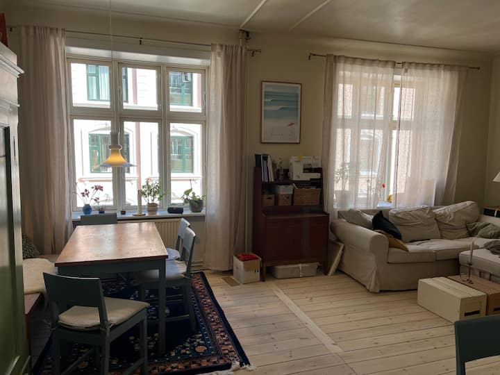 Colourful Apartment At ØSterbro - Copenhagen