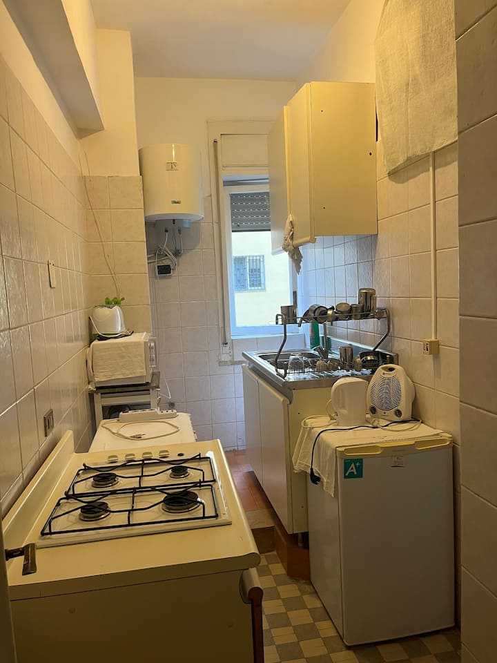 Pretty Simple Flat In Heart Of Naples - 莫弗特