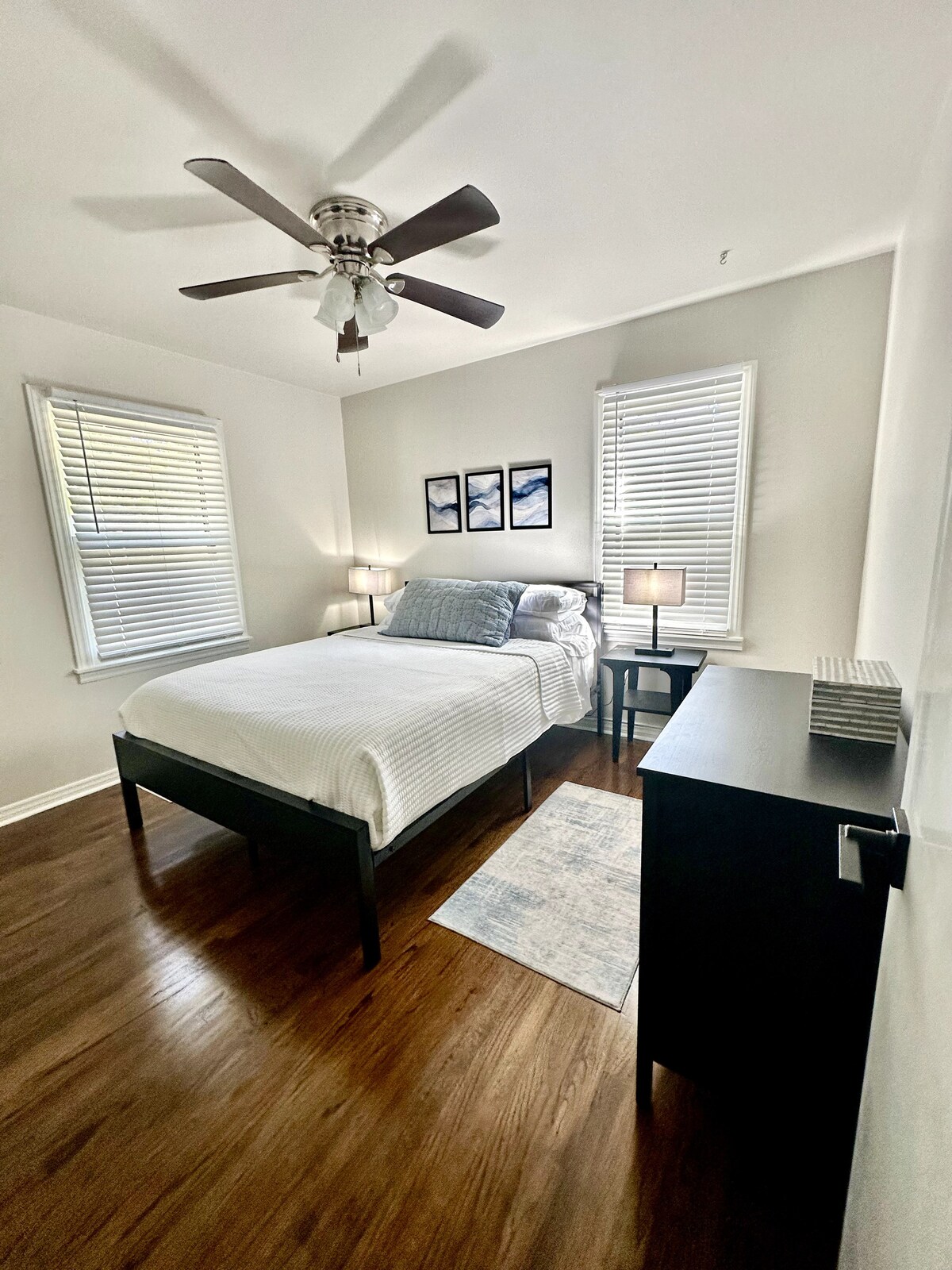 Спалня с двойно легло