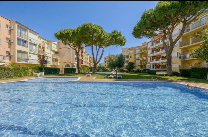 Apartamento Con Terraza Cerca De La Playa - Empuriabrava