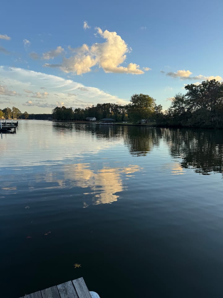 Cozy Lake Sinclair Cabin Boat Ramp & Dock - Lake Oconee, GA