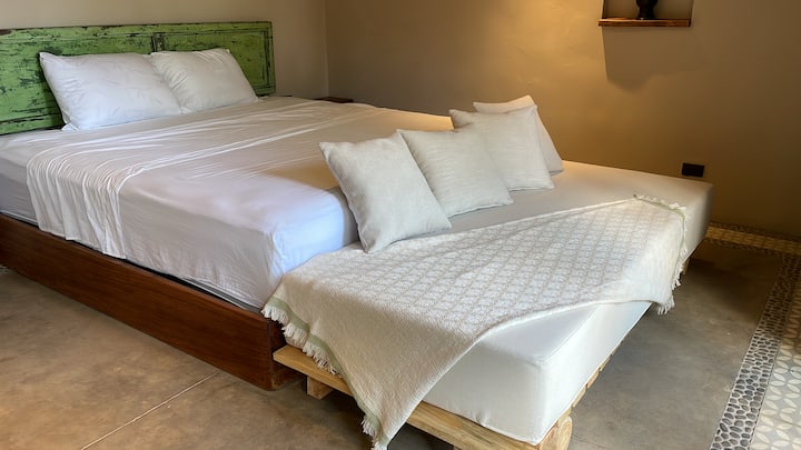 Schlafzimmer 1