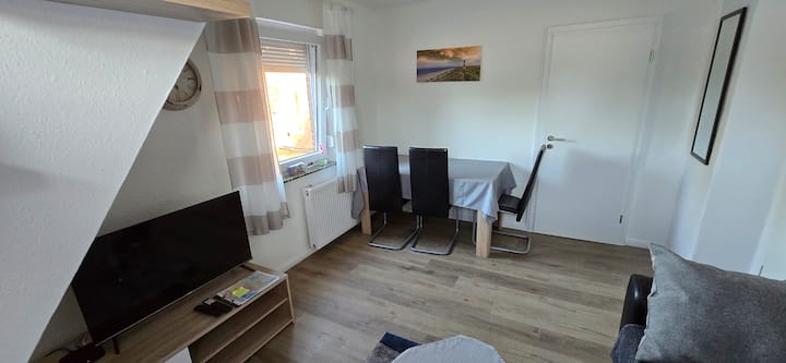 „Ferienwohnung Am Wasser Mit Whirlpool & Boot - Krummhörn