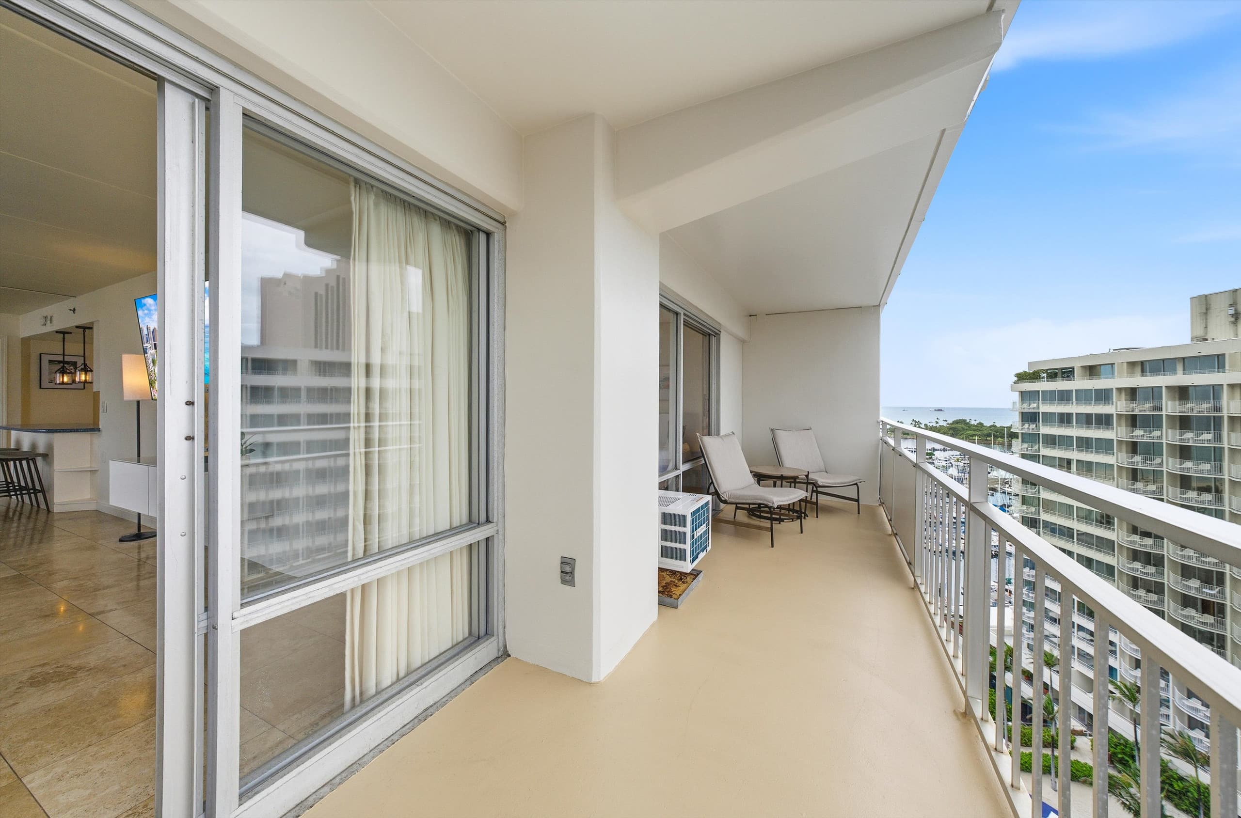 The Beach & Bliss Retreat - 2 BD, Free Parking - Image 37