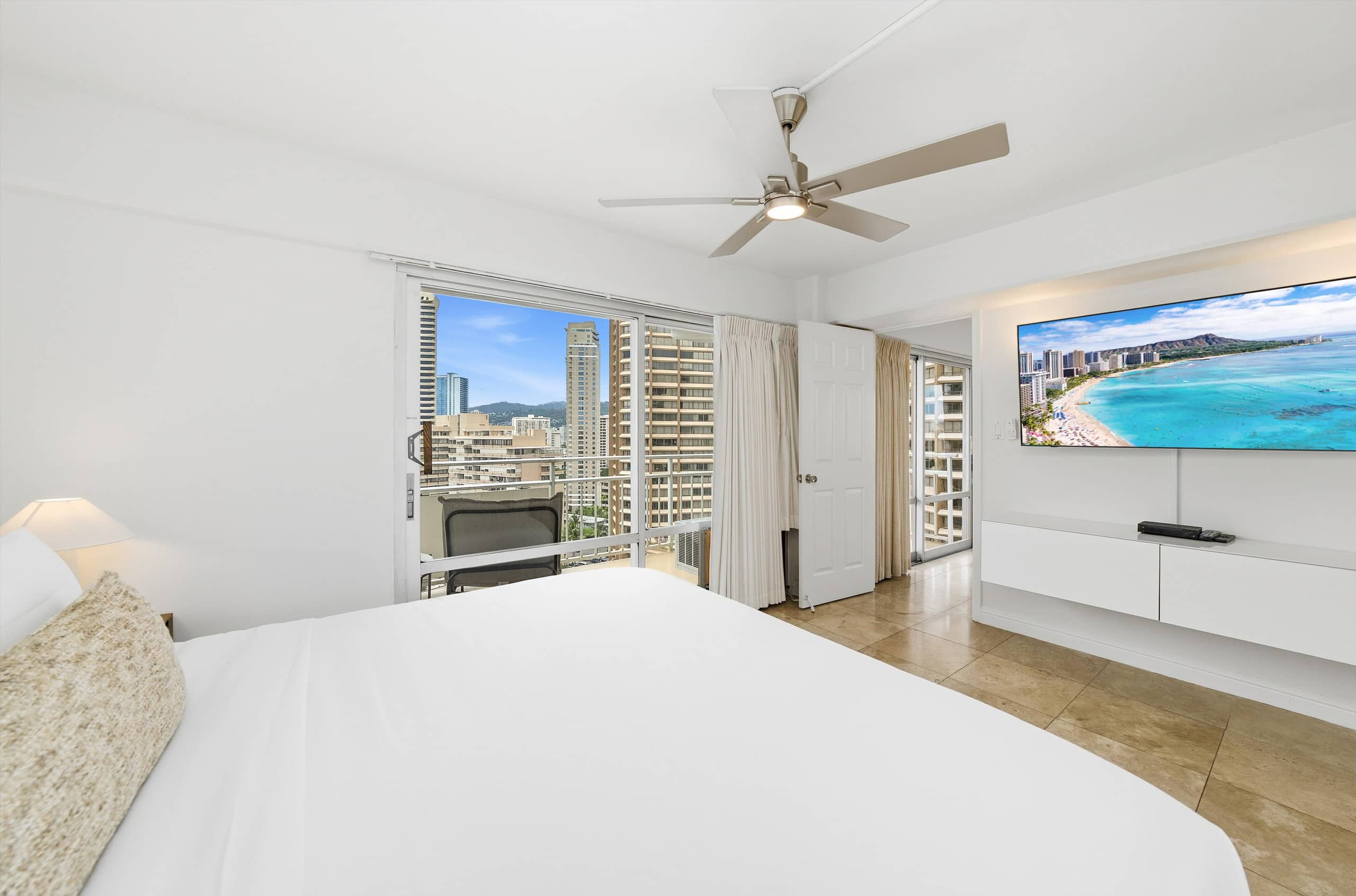 The Beach & Bliss Retreat - 2 BD, Free Parking - Image 29