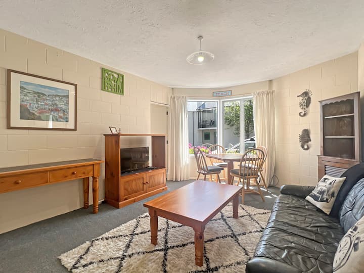 Central Akaroa 2 Bedroom Ground Floor Apartment - Akaroa