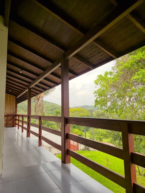 3 Bedrooms! Air-conditioning (heating and cooling)! Garage! Balcony!