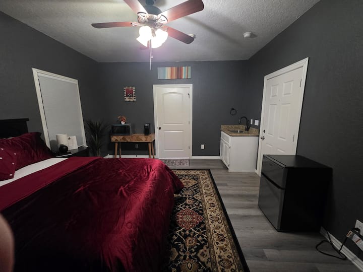 Charming City Hideaway - ロートン, OK