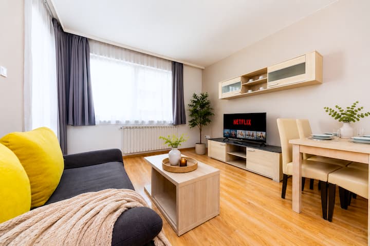 Modern 1 Bedroom Apartment With Balcony By Prime - Boedapest