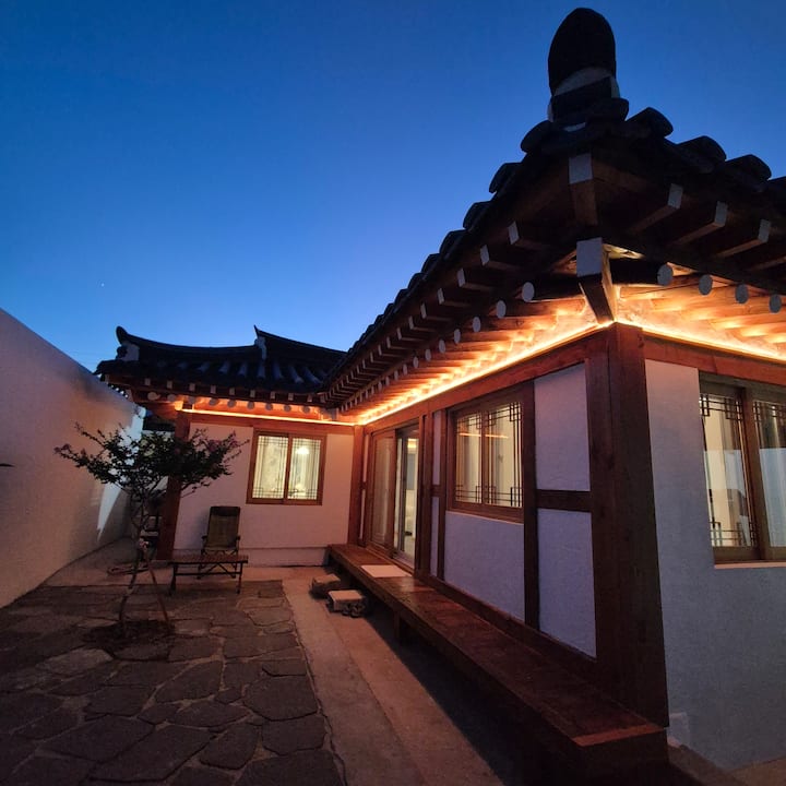 황리달담
황리단길 도보3분
Hwangri Daldam: Cozy Hanok Stay - Gyeongju
