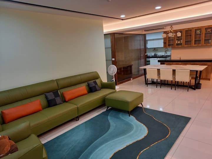 Mrt Luzhou Down Stairs, 4 Rooms,5 Beds,3 Bathrooms - 士林區