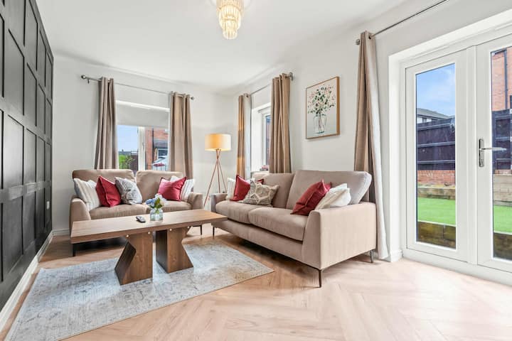 Discover 4/5br Tranquility Military Hosted - Ironbridge