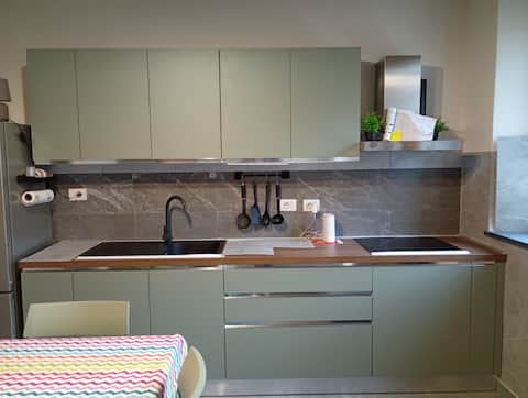 Apartment with independent kitchen-entrance