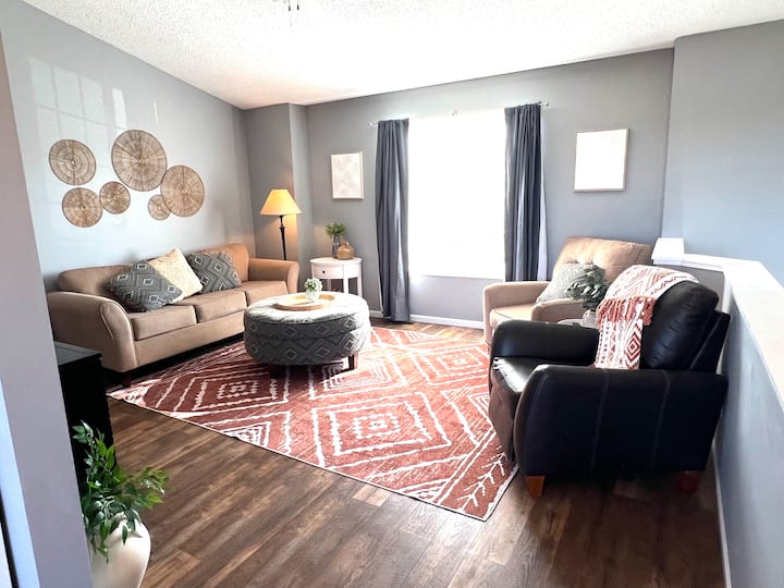 Cozy Townhome, 2 King Beds - Prior Lake, MN