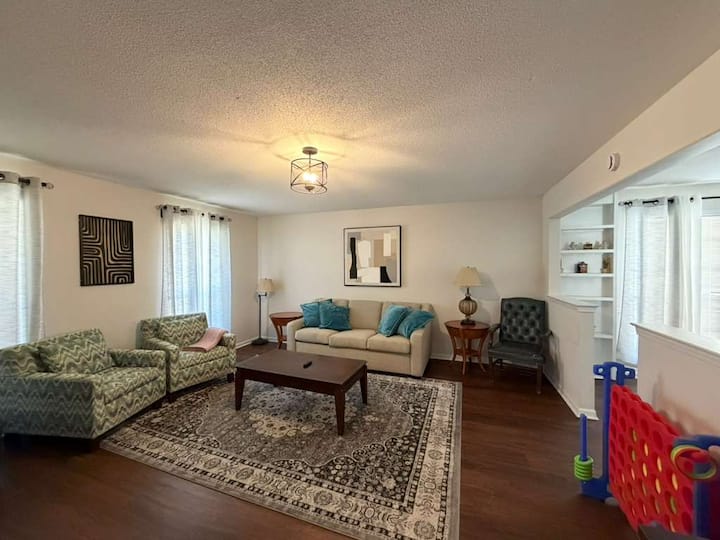 5 Br Escape- Stylish With Private Pool - Lakeland, TN