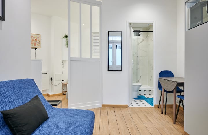 Brand New Flat At St Georges - XVII arrondissement di Parigi