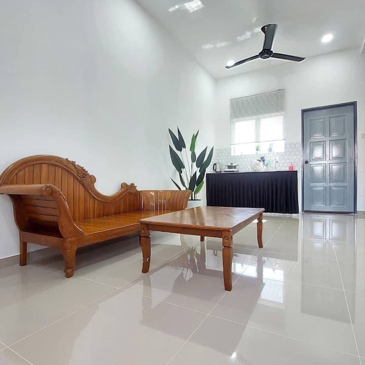 Fiemie Homestay (Adriana House) Sungai Besar - Sungai Besar
