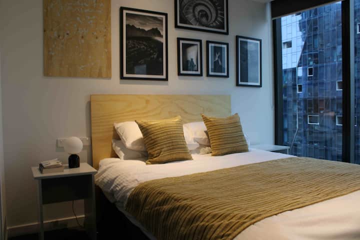 Two Beds Two Bath Unit In Melb City, Good Location - Australia