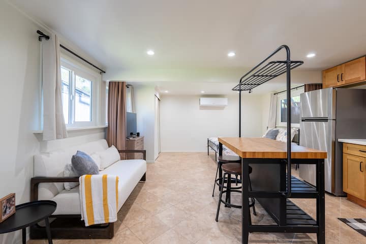 Cozy Studio Guesthouse Perfect For Couple - Monrovia, CA