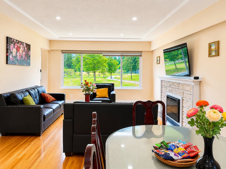 Park View 3br Home•covered Sundeck•near Metrotown - Vancouver