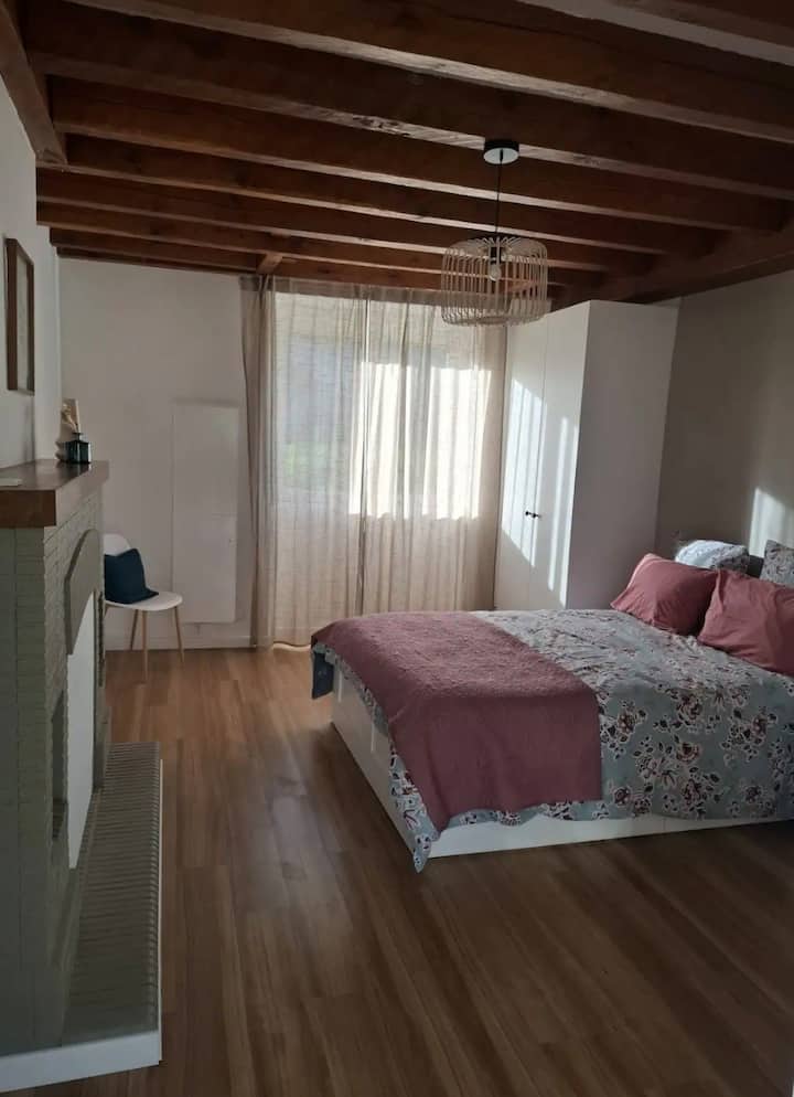 Bračni krevet 140 x 200 cm.