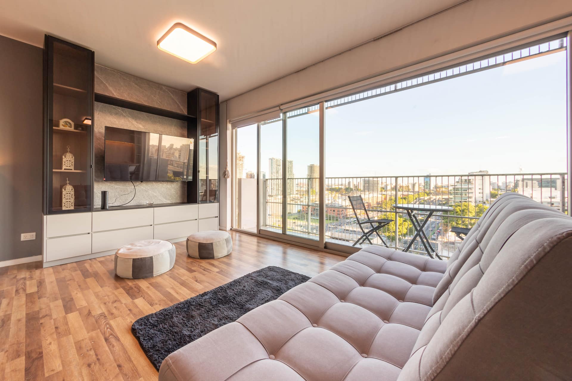 Estudio amoblado con balcón y vista en San Telmo