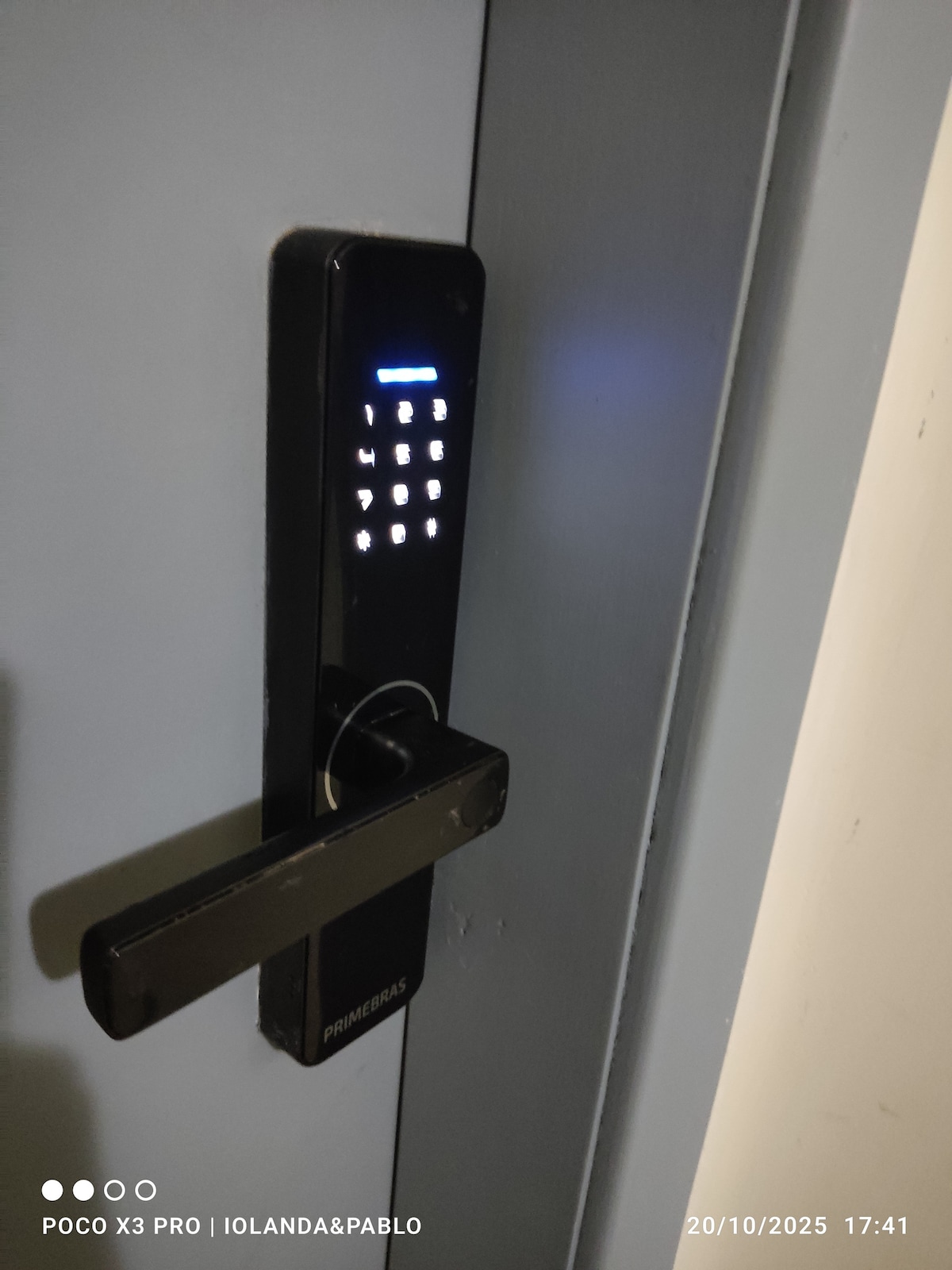 Llegada autónoma a partir de las 3:00 p. m. Si necesitas un horario alternativo, comunícate con nosotros para que podamos encontrar una solución.