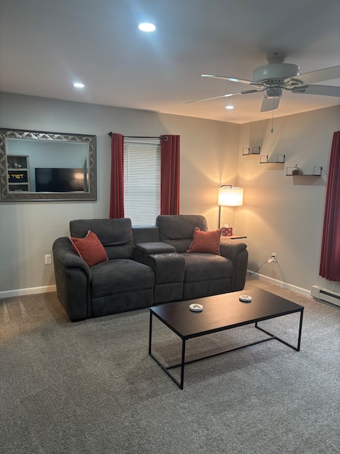 Top Airbnb: Your Comfy Home Base – Peaceful, Clean & Cozy in New York
