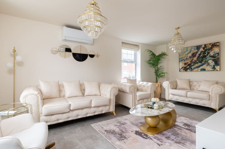 4 Bedroom Detached House - Milton Keynes