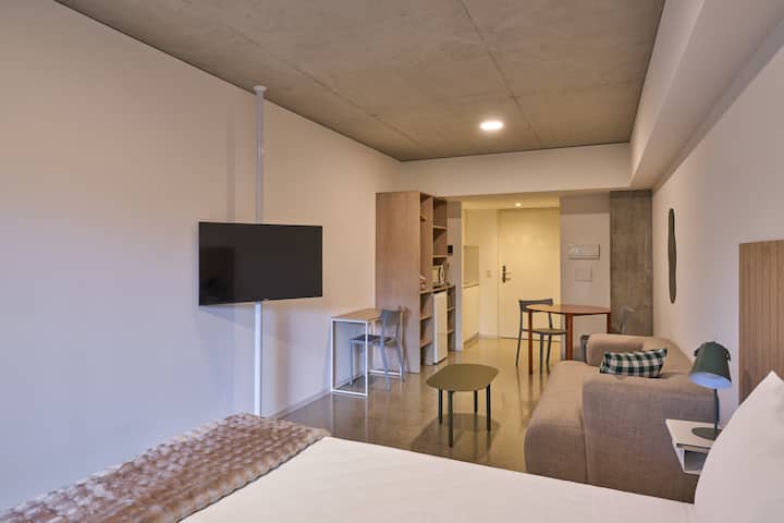 Monoambiente con balcón y amenities en Monserrat