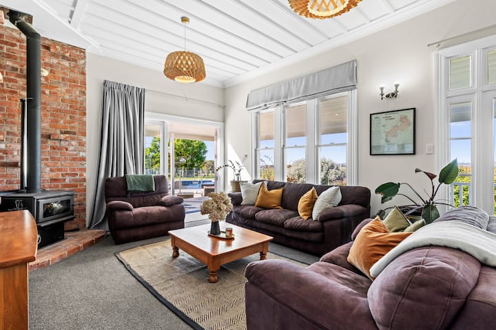 Lifestyle Living Just In Time For Summer - Napier, New Zealand