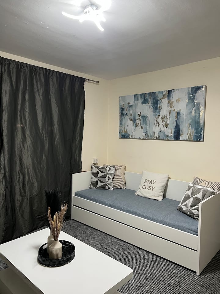 House In Manchester - G Escape - Glossop