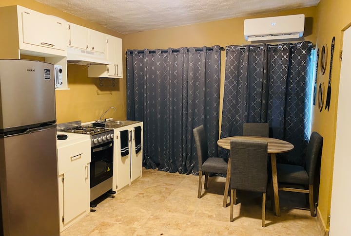 Departamento Céntrico Y Cómodo! - Brownsville, TX