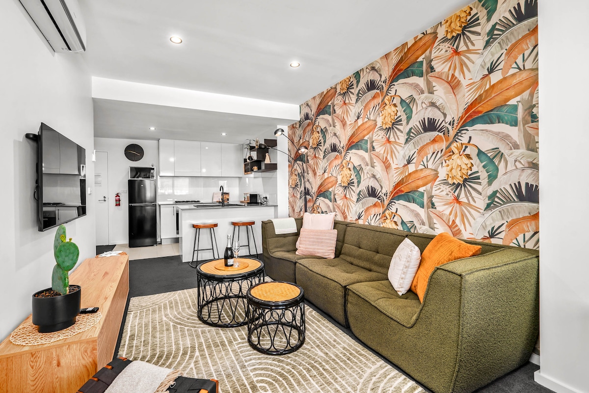 Popular Airbnb listing: La Palma - Free Parking - Walk to Beach in Newcastle