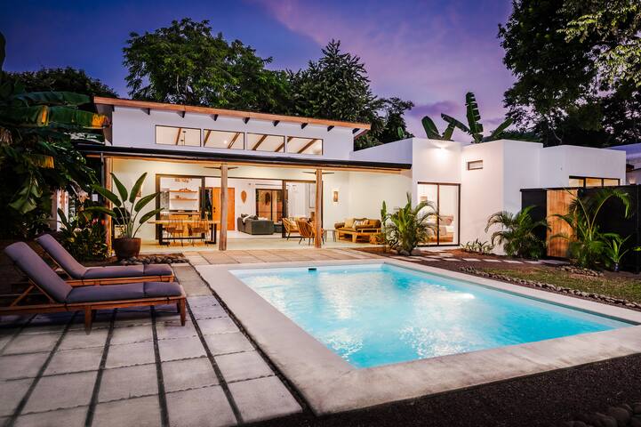 New! Casa Nalu/Private Pool-5 Min Walk to Beach