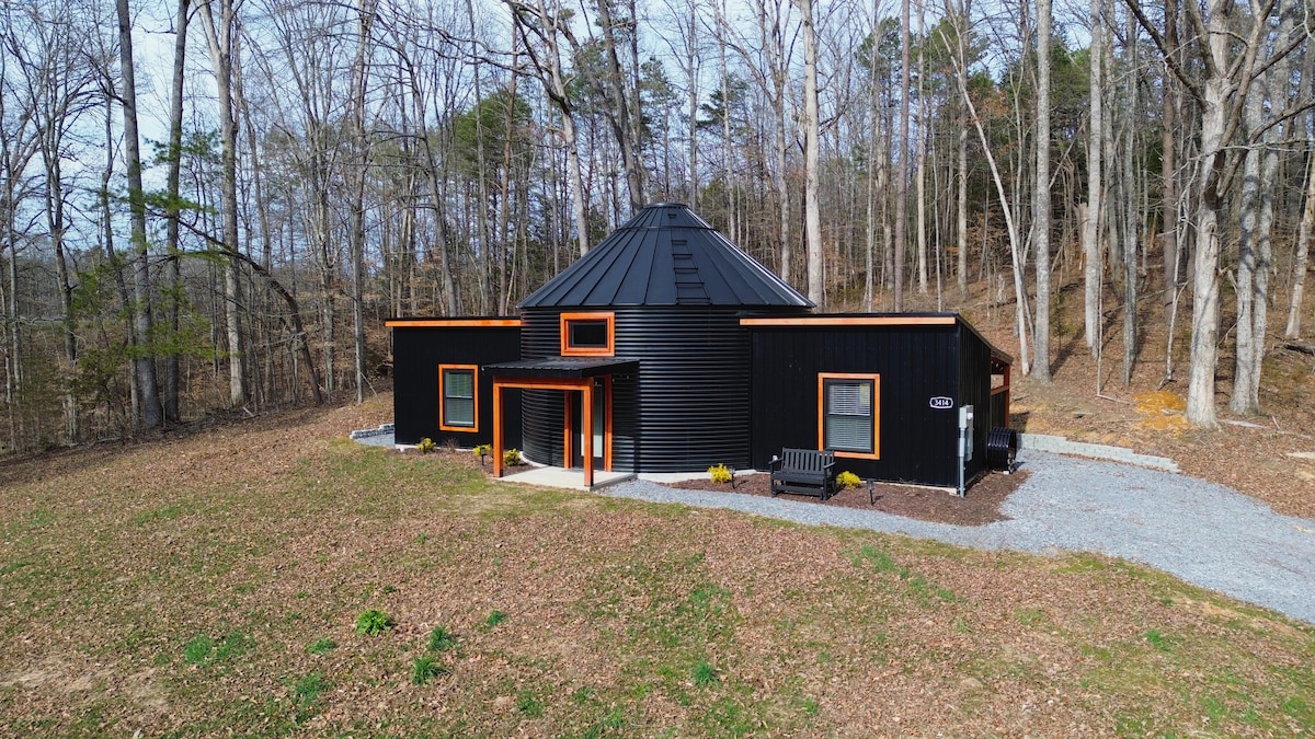 Silo Home, firepit, Hot Tub, Deer Farm - Houses for Rent in
