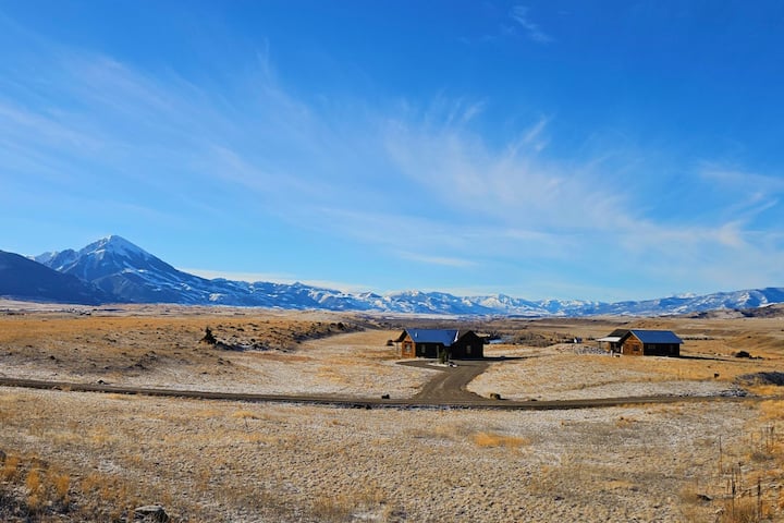 Chadanjo Retreats | Two Custom Cabins On 50 Acres - Emigrant, MT