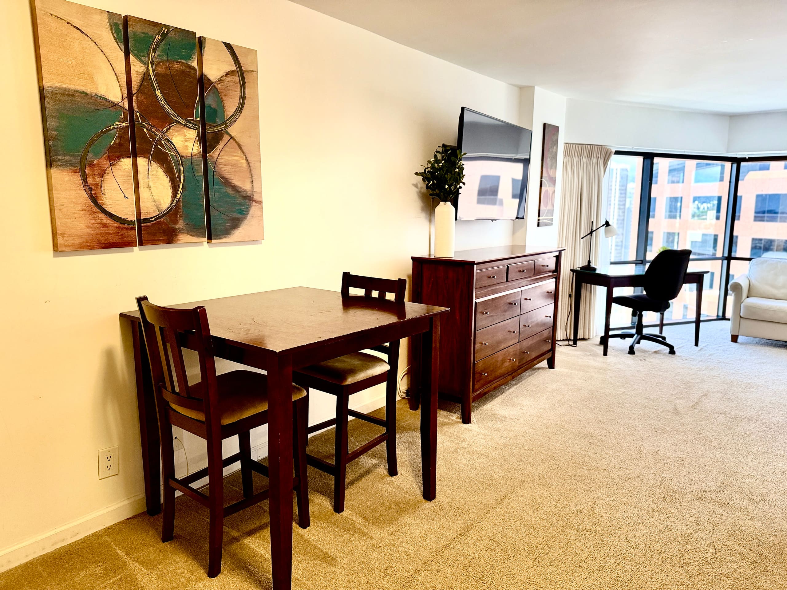 Spacious Honolulu Studio Retreat w/ Parking & AC - Image 7