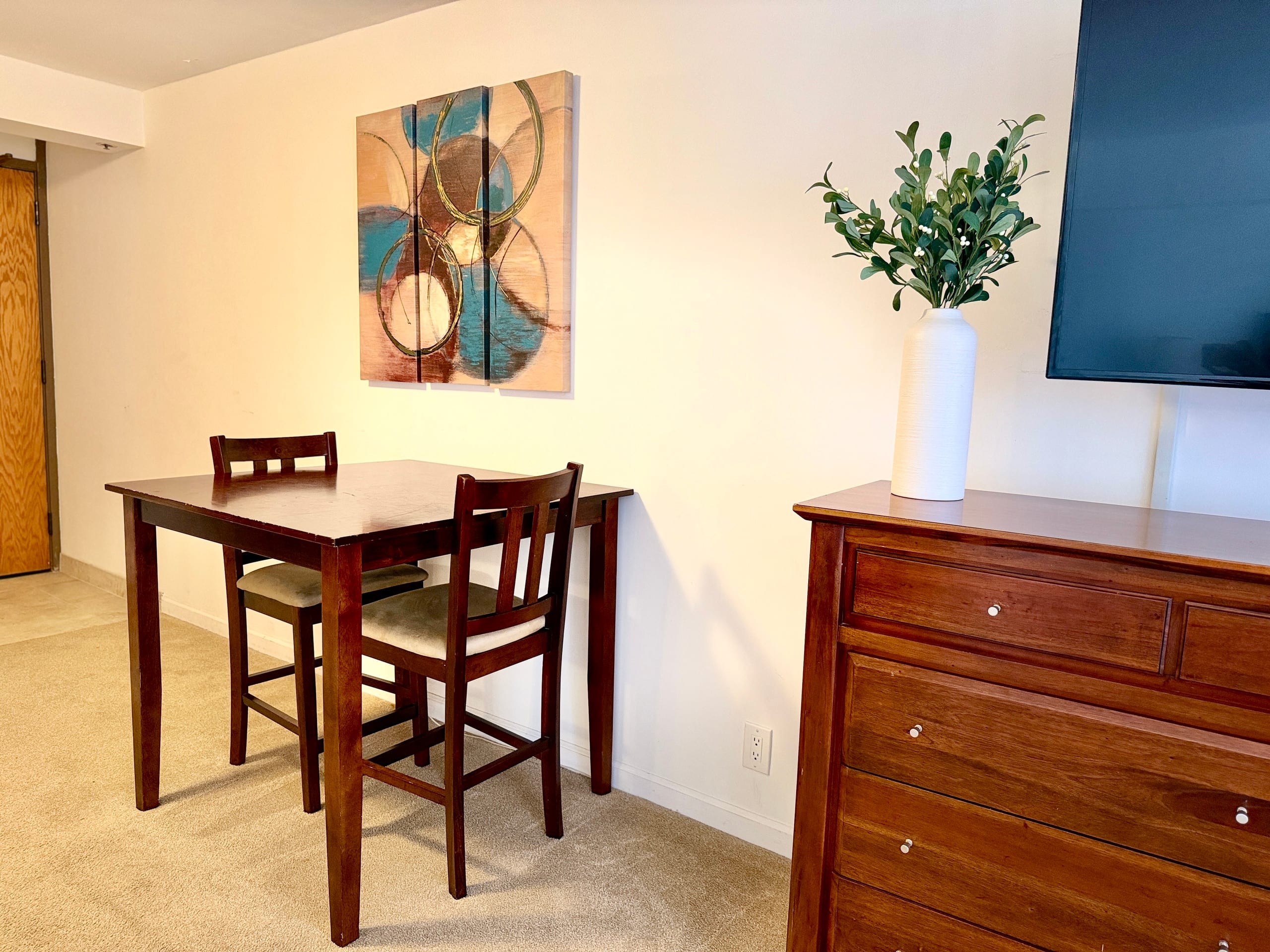 Spacious Honolulu Studio Retreat w/ Parking & AC - Image 8