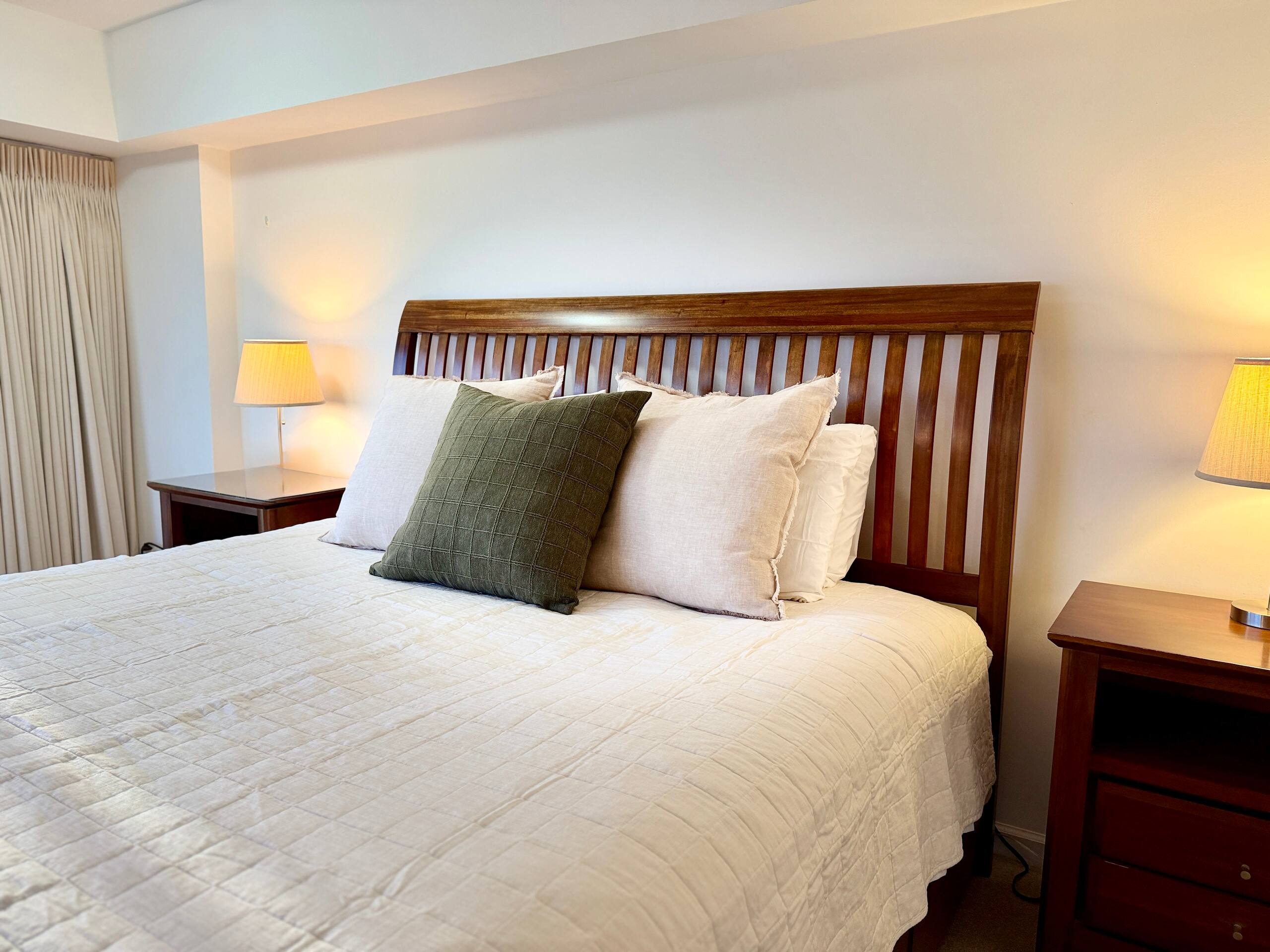 Spacious Honolulu Studio Retreat w/ Parking & AC - Image 10