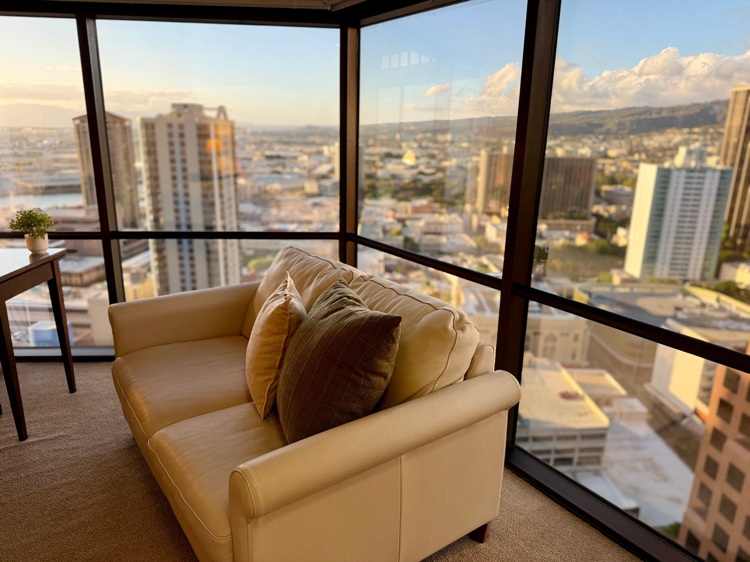 Spacious Honolulu Studio Retreat w/ Parking & AC - Image 13