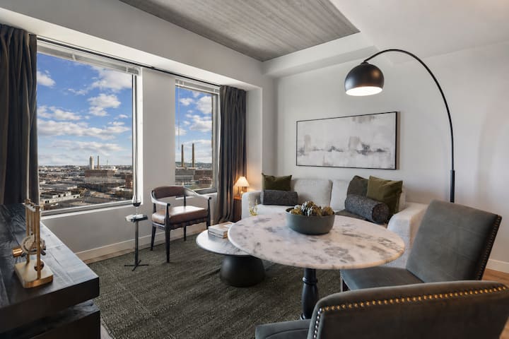 Stylish 1br In Assembly Square | Pool, Gym & Views - Malden, MA