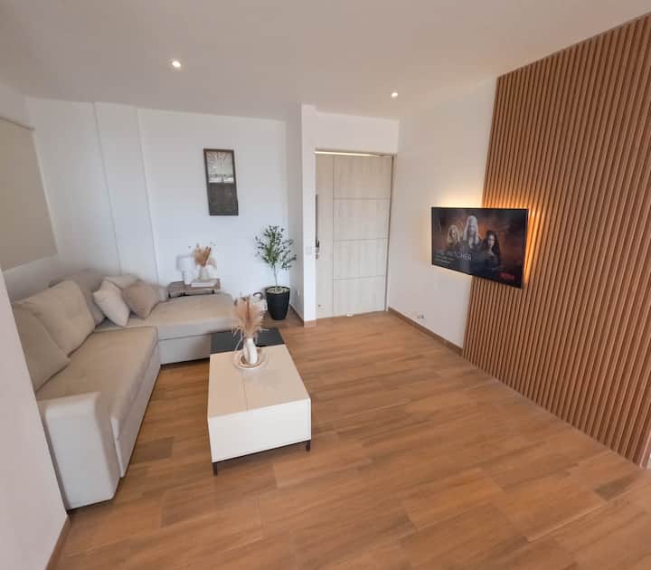 Apartamento Con Terraza En Zona Alta De La Escalón - San Salvador (El Salvador)