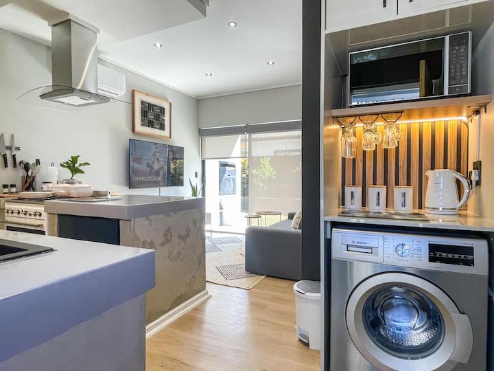 Designer 1br In Prime Spot In The Heart Of George - George