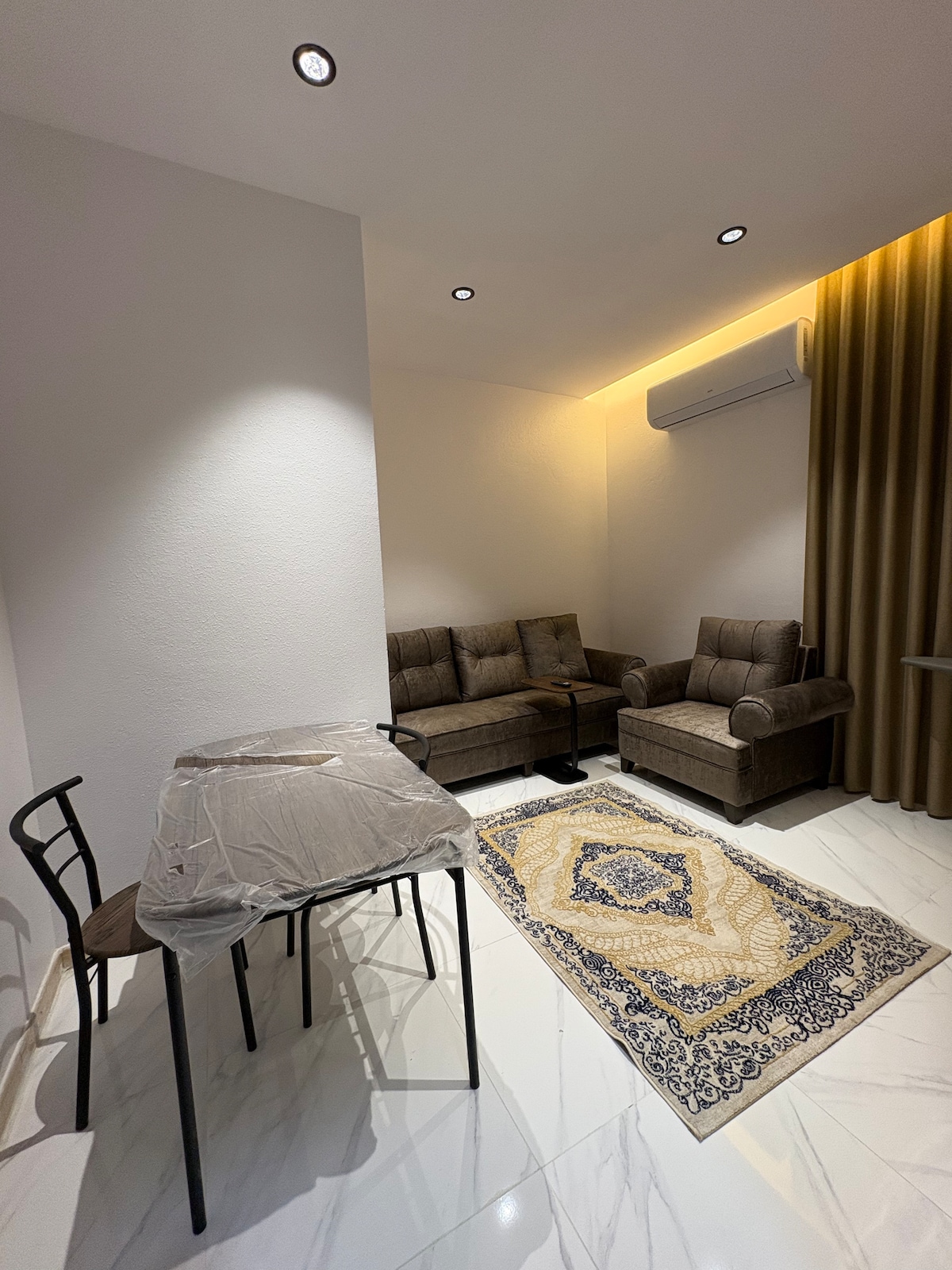 Home with roof 1 km to The Prophet's Mosque - Flats for Rent in Al ...