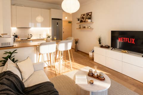 Successful Airbnb property: Maison Koromila - Boutique Apartment by the Sea in Δήμος Θεσσαλονίκης