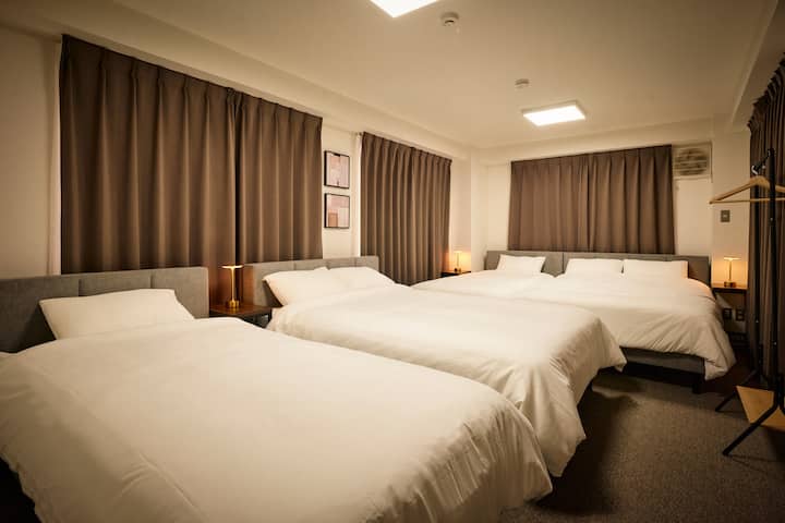 Chumba cha kulala cha ghorofa ya 2
Kitanda cha watu wawili (sentimita 140 × sentimita 200) × 2
Vitanda 2 vya mapacha (sentimita 100 x 200)
* Picha ni kabla ya ukarabati.

* Mwezi Machi, mpangilio wa chumba cha kulala cha ghorofa ya 2 utabadilishwa na chumba cha kulala kitagawanywa kuwa 2.
Baada ya mabadiliko, vitanda 2 vya mtu mmoja (sentimita 100 x 200)