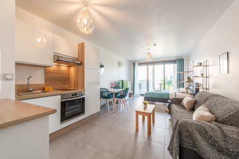 Popular Airbnb listing: Studio 4p Disneyland Paris 10 min Parking in Montévrain