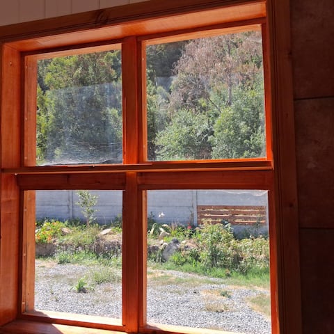 Successful Airbnb property: Cabin, kitchen, bathroom, bedroom, parking in Constitución